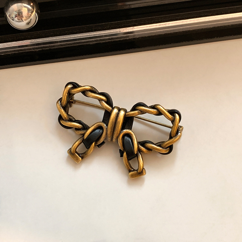 Black Gold Bow Brooch High-end Women's Corsage Design Niche High-end Exquisite Fashion Retro Elegant Pin