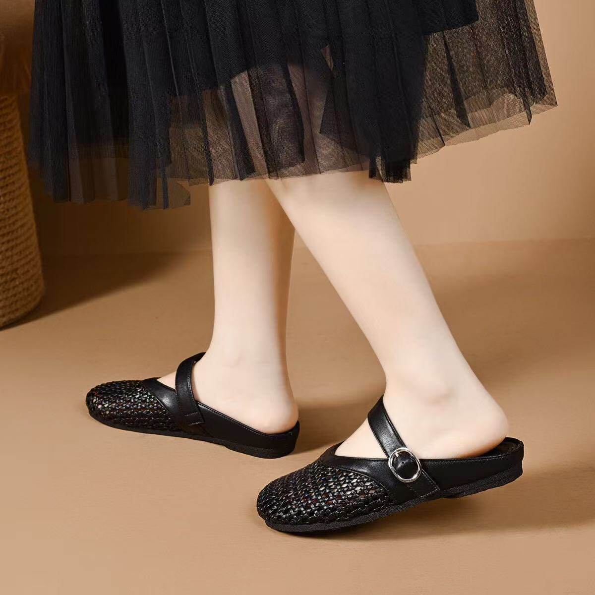 Dép sandal nữ da thật mũi kín đế bệt, quai chữ V đơn giản, mềm chống trượt — màu đen chi tiết 7