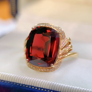 Fubei Diamond Jewelry 18K Gold Set with Diamond Garnet Ring Crystal Clean Red Main Stone 10.06 Carats