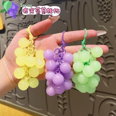 クリエイティブ発光ブドウキーホルダーかわいい発光装身具学生スクールバッグ小さなペンダントカップルキーホルダー人形