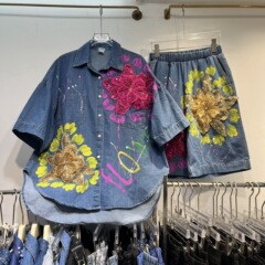 ヨーロッパ駅の夏の手描きの不規則なデニムのシャツの上着2025立体の花の5分の中でズボンのデニムの2枚
