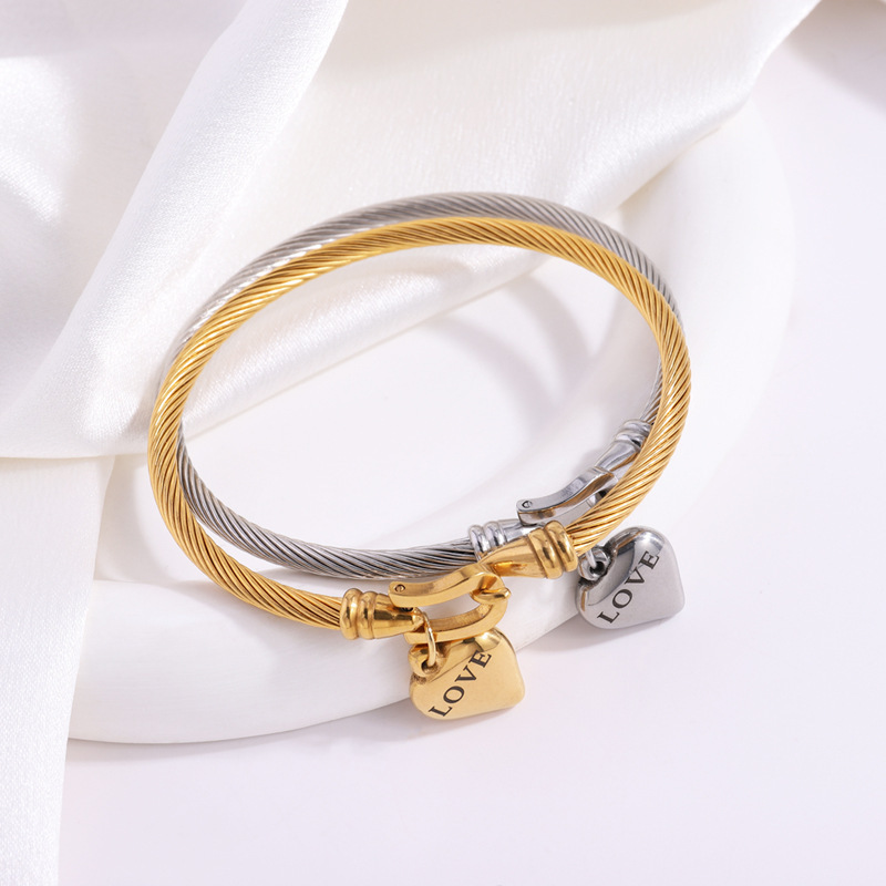Brazalete de acero de titanio LOVE pareja amor universal hebilla de herradura de caballo pulsera de acero inoxidable niñas pulsera de personalidad de alto nivel