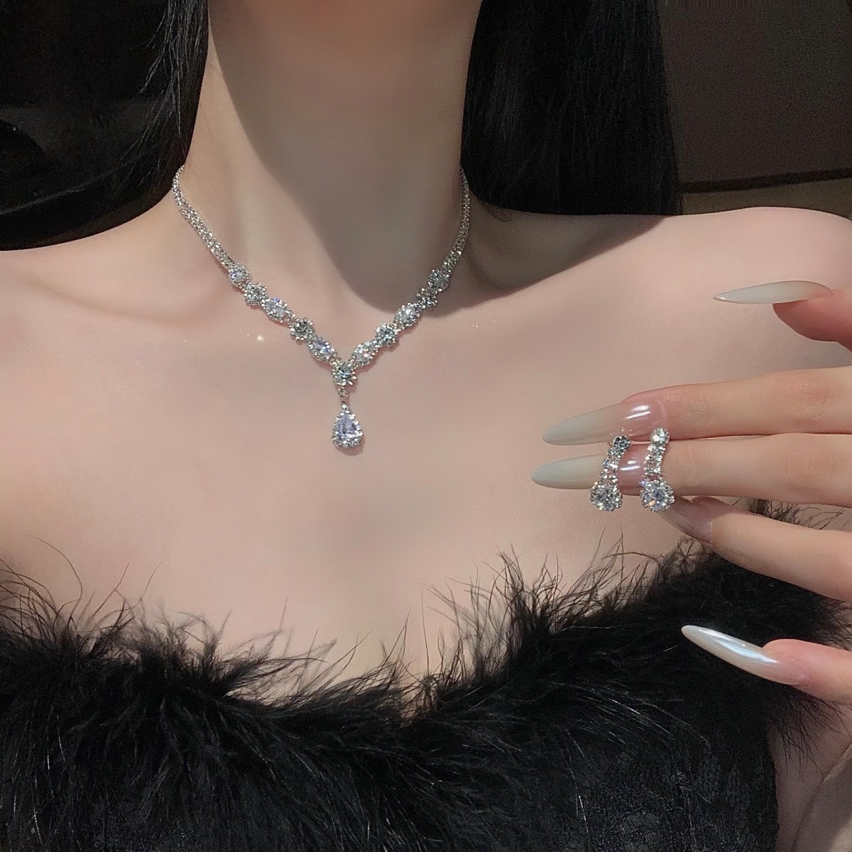 Funkelndes Wassertropfen-collier Mit Quasten Und Ohrringen_voghion.com