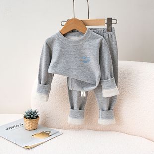 ��ͯ����ѝ���b�옷���̲ʼ��Q�z��qС�д�ͯ������ů���b