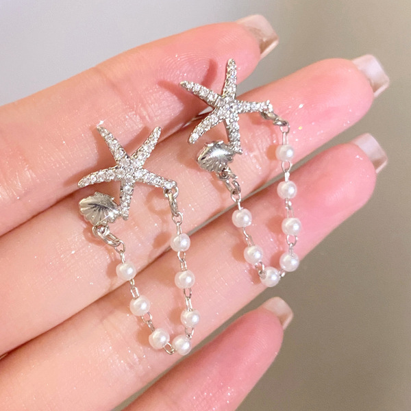 Fashionable universal earrings with tassels from pearl