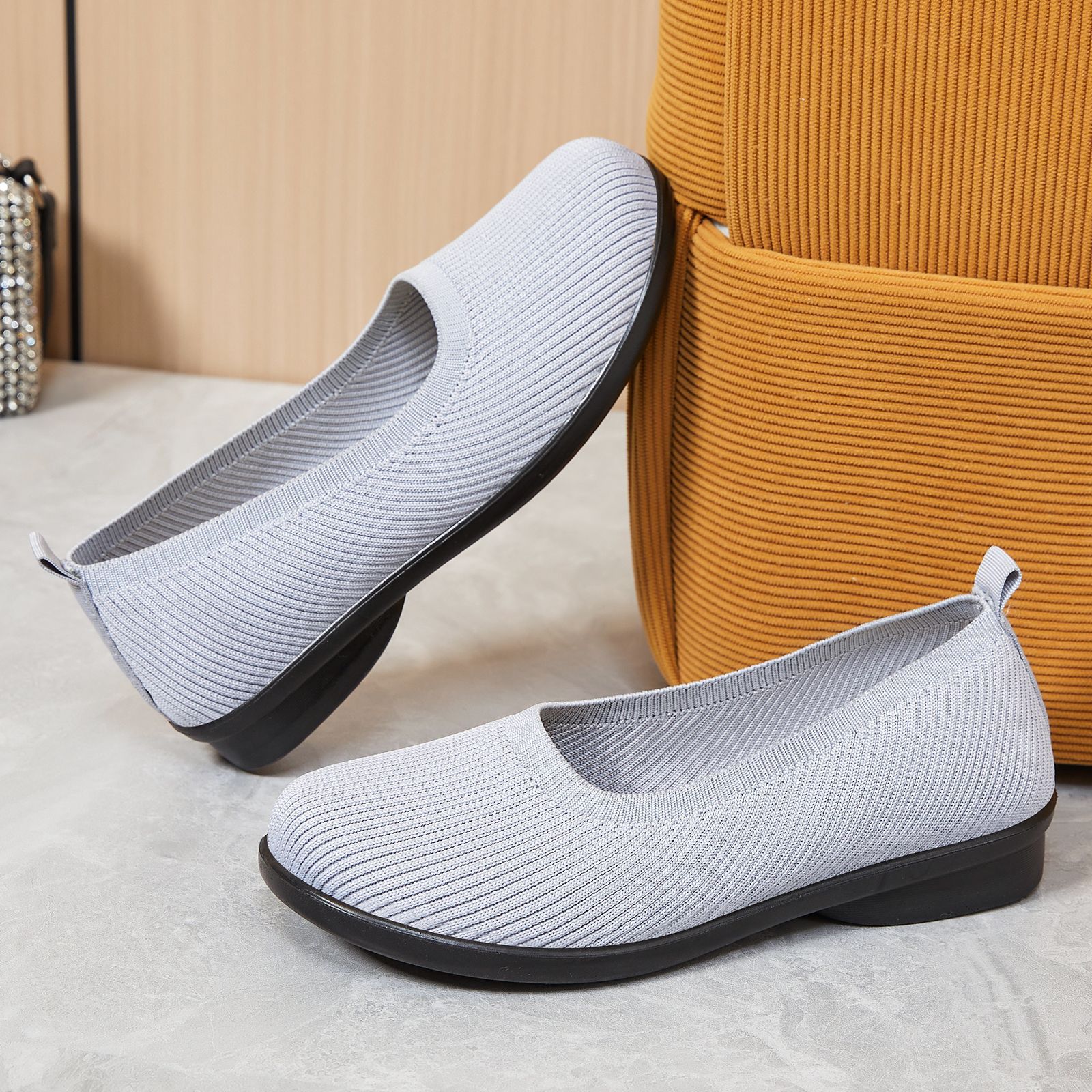 Zapatos de mujer verano nuevos zapatos de madre transpirables moda todo fósforo suela suave zapatos de tela viejos de Beijing zapatos casuales de malla de un pie