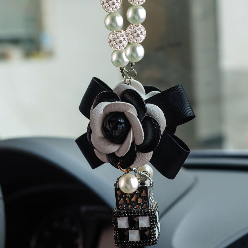 Colgante de coche, colgante de coche, botella de perfume de diamantes, decoración de coche de camelia, suministros de coche, bricolaje