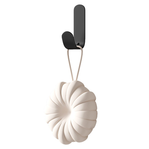 Bathroom adhesive hooks, punch-free hooks, metal coat hooks, adhesive hooks, wall-mounted coat hooks on the wall behind the bathroom door