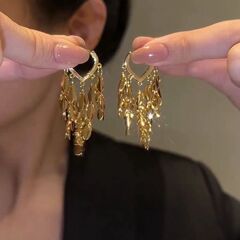 個性は誇張しています。