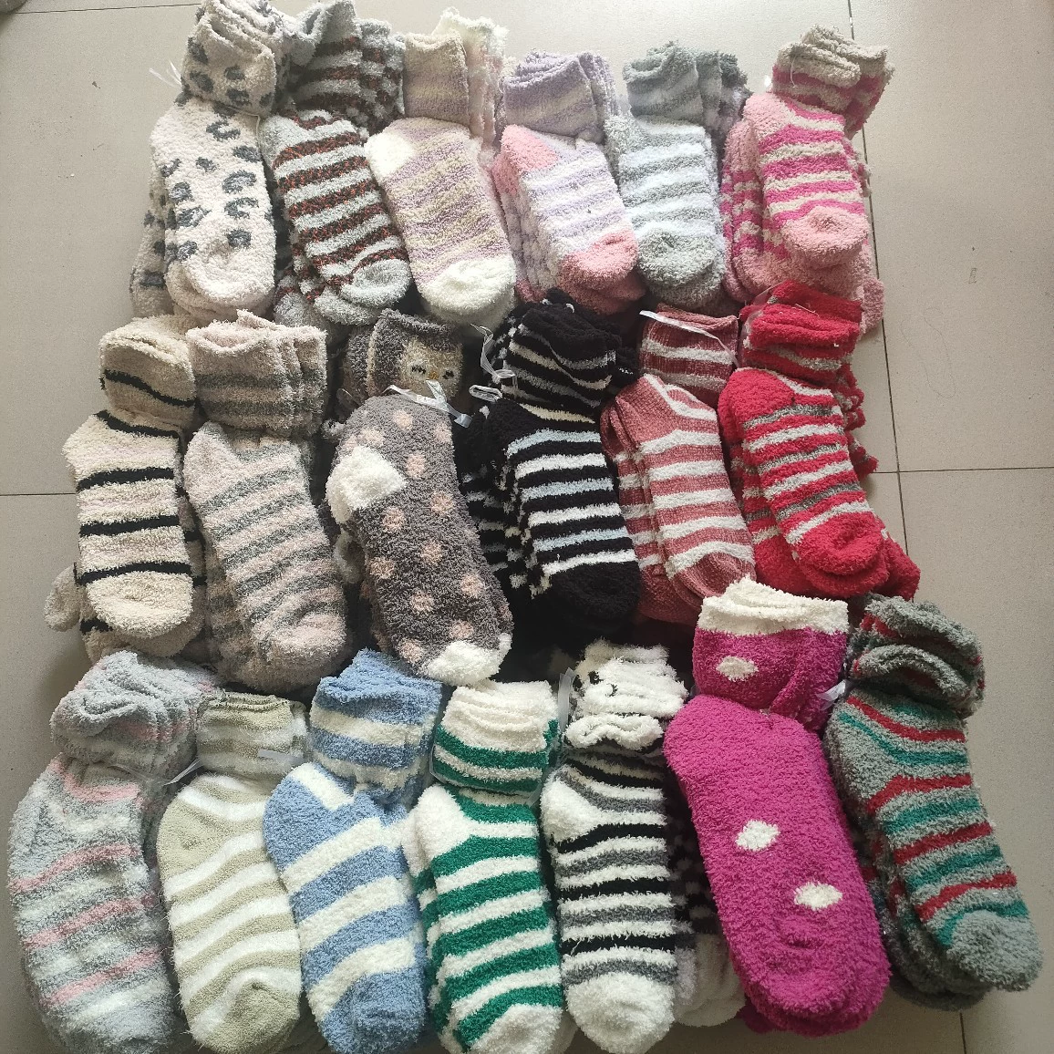 Половина Бархата Мягкий флис подкладка трубки сна носки дома теплый пол носки женские носки оптом внешней торговли