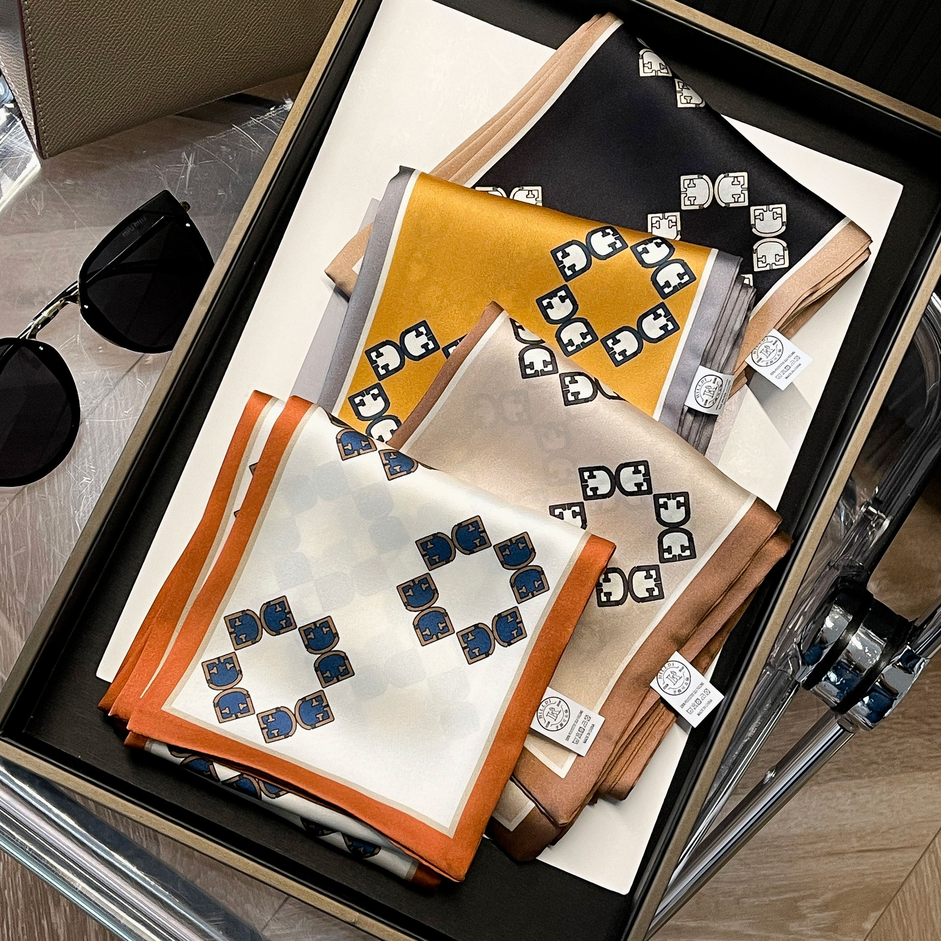 Seidenschal im Damenstil, koreanische Version, doppelseitig, 2022, simulierte Seide, Geometrie, Druckband, modisch, vielseitig_voghion.com