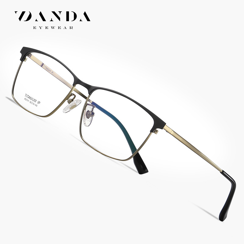 El nuevo espejo plano de titanio puro F51111 de negocios de moda para hombres puede equiparse con gafas de miopía, marco óptico cuadrado de galvanoplastia IP