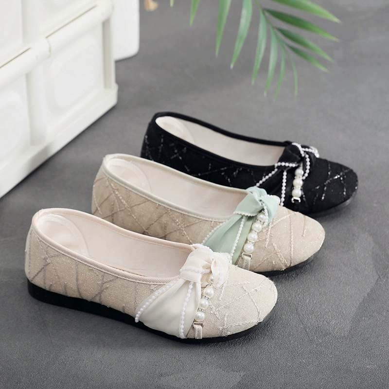 Новые женские туфли в стиле старого Пекина 2025 года с жемчужным декором, волшебные балетки на мягкой подошве, весенне-летние туфли в стиле Шанель.