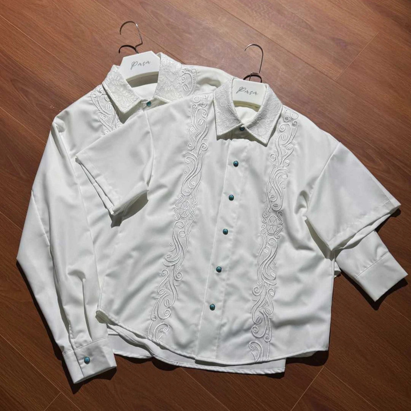 Hollow-Out Lace Collar, Three-Dimensional Floral Embroidery, Slightly Oversized Cut, Wrinkle-Resistant, Elegant Old Money Style Short-Sleeve Shirt Hollow-Out Lace Collar, Three-Dimensional Floral Embroidery, Slightly Oversized Cut, Wrinkle-Resistant, Elegant Old Money Style Short-Sleeve Shirt