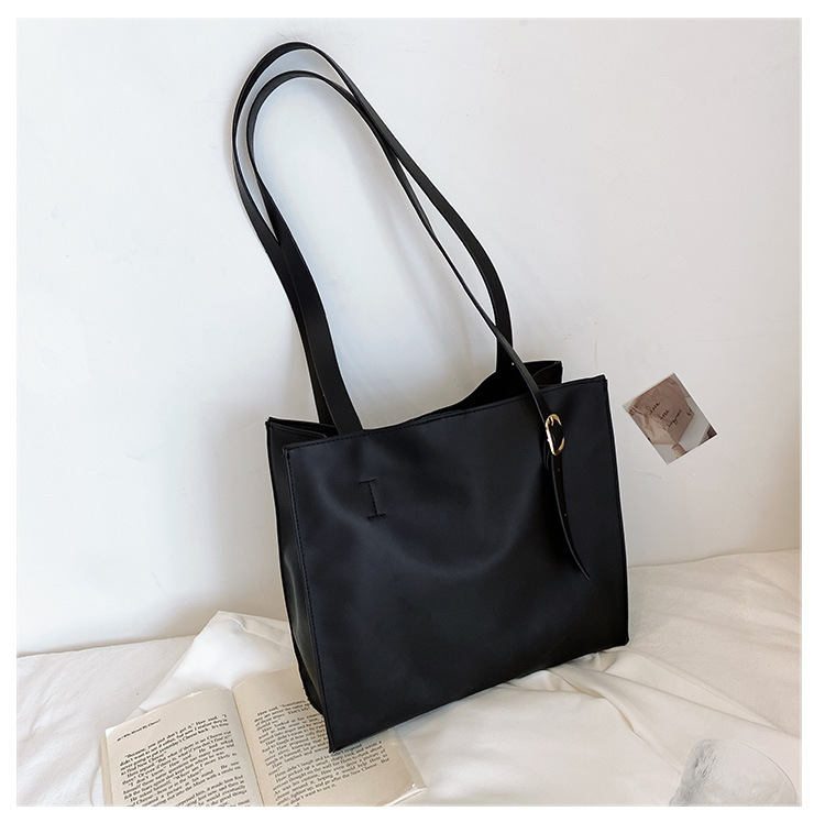 New Simple Casual Large-capacity One-shoulder Bag Wholesale Nihaojewelry display picture 5