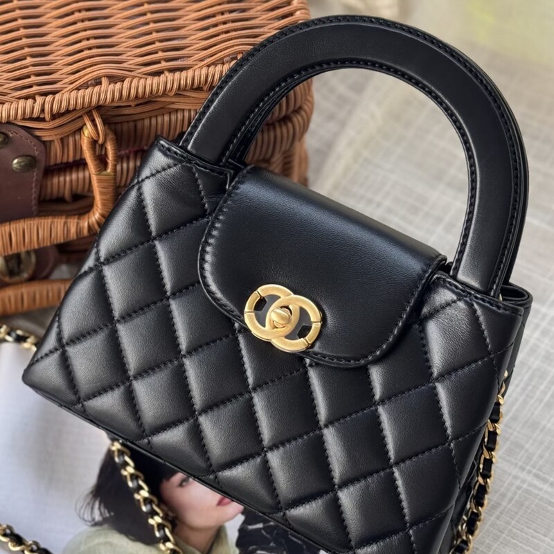 Cross-Border Women's Bag Tiktok Genuine Leather Lady Diana Bag New Style Quilted Chain Women's Chanel-Style Handbag Versatile Crossbody Bag Cross-Border Women's Bag Tiktok Genuine Leather Lady Diana Bag New Style Quilted Chain Women's Chanel-Style Handbag Versatile Crossbody Bag