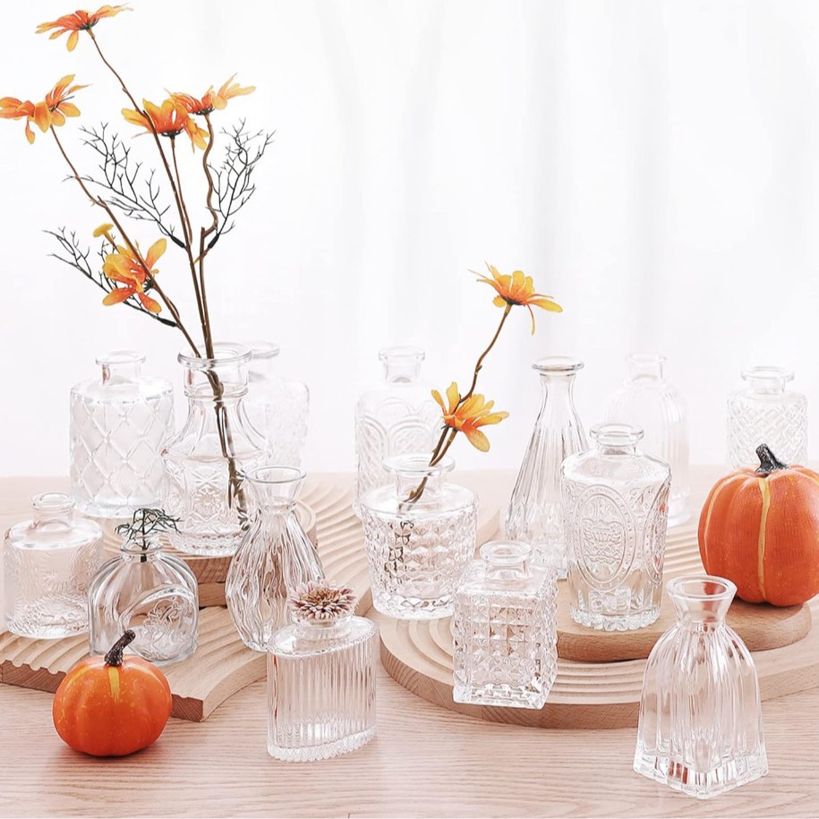 Transparent glass vases for decorating dining tables, home