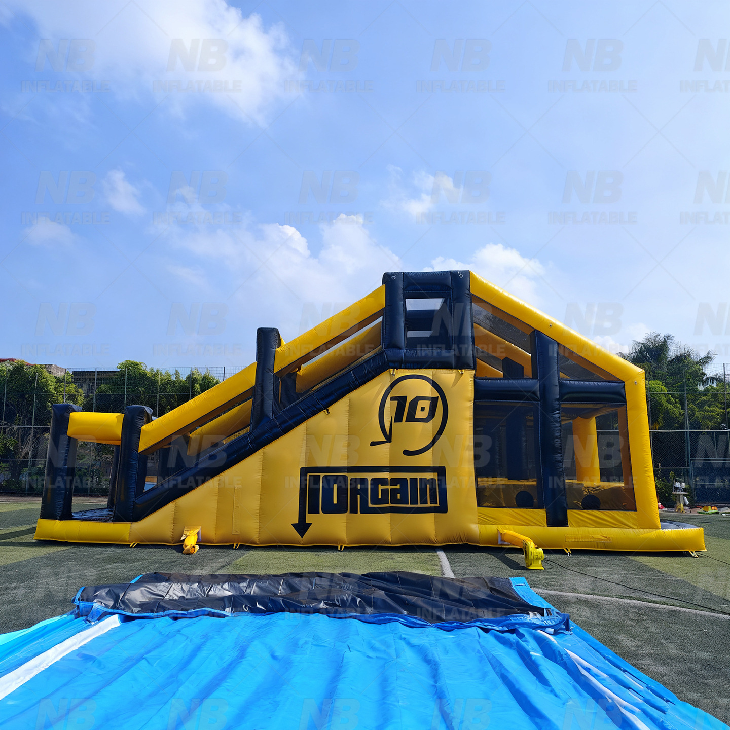 inflables traviesos castillo parque deslizante al aire libre trampolín barreras para pasar el centro comercial establecimiento de actividades para niños