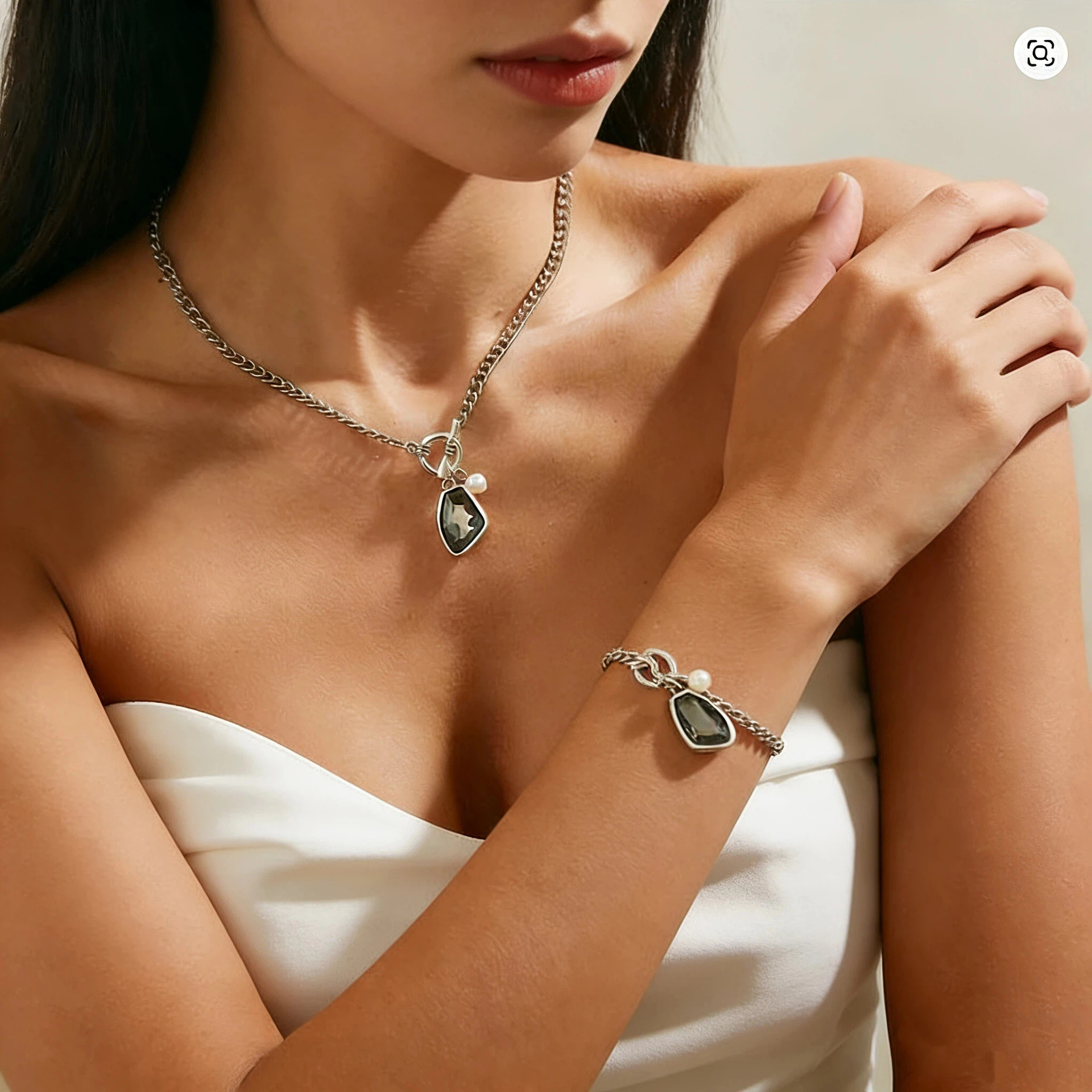 European and American Cross-Border Aliexpress Hot-Selling Light Luxury Irregular Acrylic Black Diamond Pendant Necklace Bracelet Set for Women Autumn and Winter