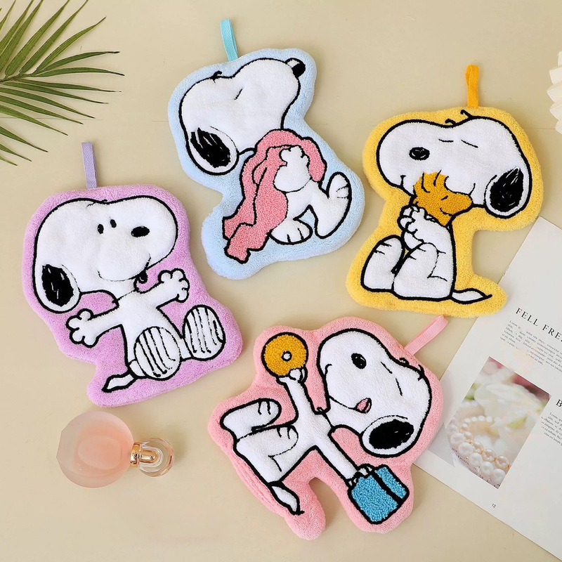 New Snoopy Cartoon Hand Towel, Hangable, Cute, Thick, Absorbent, for Kitchen and Bathroom, Coral Fleece, Wholesale
