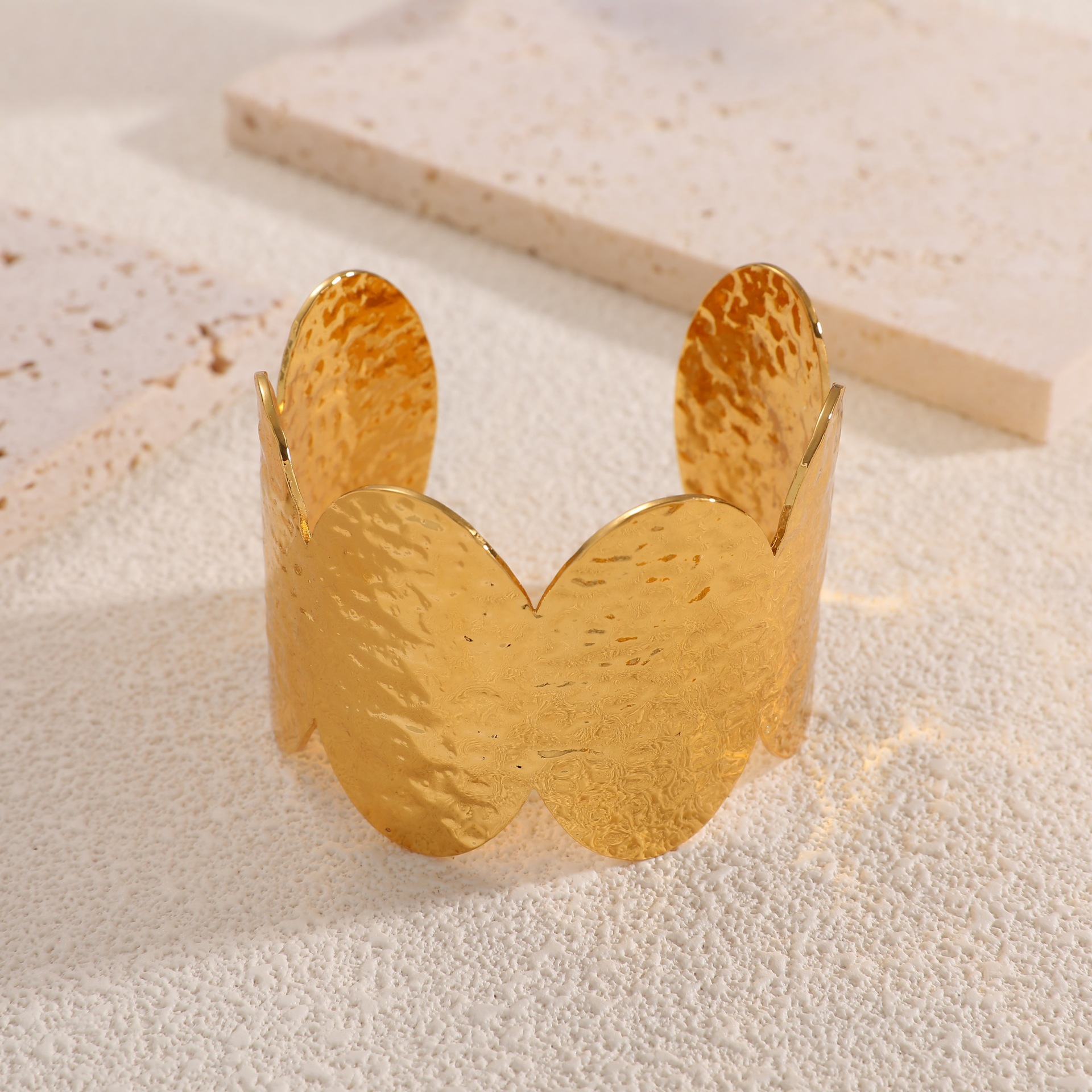Europa y los Estados Unidos oro galvanizado imitación de frita abertura pulsera temperamento pulsera de moda transfronteriza lujo ligero alta sensación de joyas al por mayor