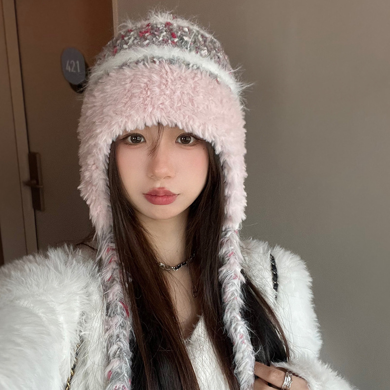 Sombrero de peluche de correa larga, sombrero de lana de invierno, sombrero de protección de orejas, sombrero Lei Feng, sombrero de punto caliente para mujeres