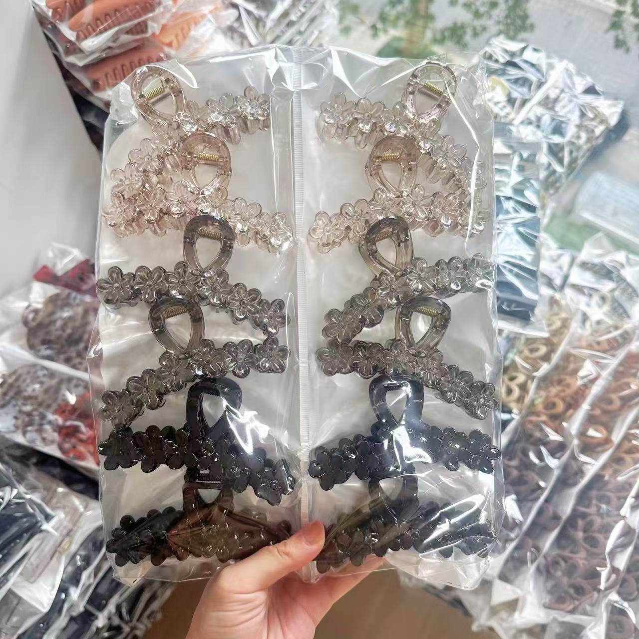 Amazon transfronteriza pintura de goma de gran tamaño clip de pelo espalda Cabeza de tiburón clip de pelo volumen multi horquilla dos yuanes accesorios para el cabello al por mayor