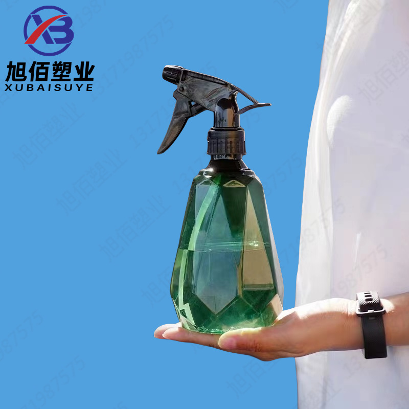 喷水壶，喷壶，酒精瓶，洒水瓶，消毒瓶，喷花瓶。