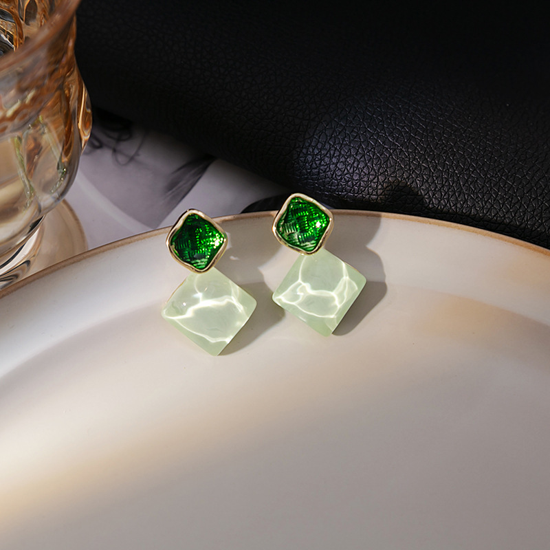 1 Pair Simple Style Square Inlay Alloy Zircon Drop Earrings display picture 4