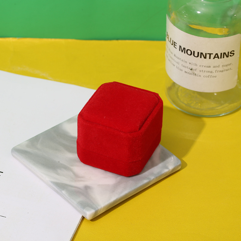 厂家直销新款高档绒布珠宝首饰盒复古戒指礼品包装盒详情6