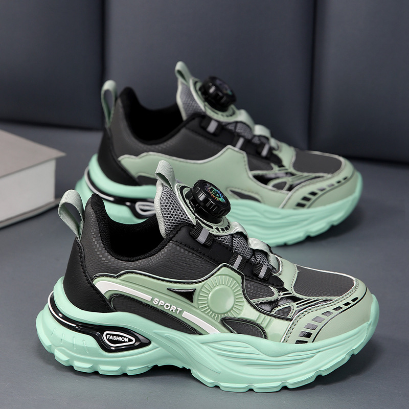 Zapatos deportivos para niños nuevos zapatos de correr casuales de estilo de cuero para estudiantes de edad media y alta