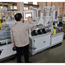 塑料挤出机;塑料管材设备;塑料造粒机