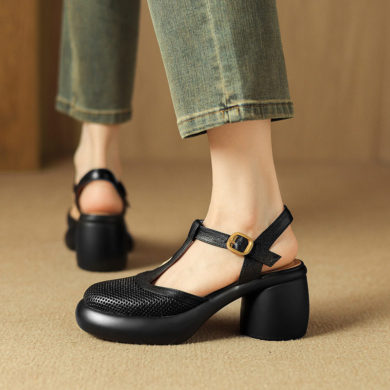 Sandal nữ da cừu đục lỗ bít mũi quai chữ T khóa cài đế dày gót cao — Màu đen