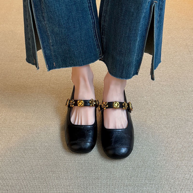 Zapatos de cuero de altura interna 2026 primavera nuevo estilo una cabeza cuadrada superficial Mary Zhen zapatos de primavera de mujer zapatos franceses