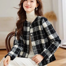 �¿�ڰ׸�����Ů�＾С���Ӷ̿����e���L�_������