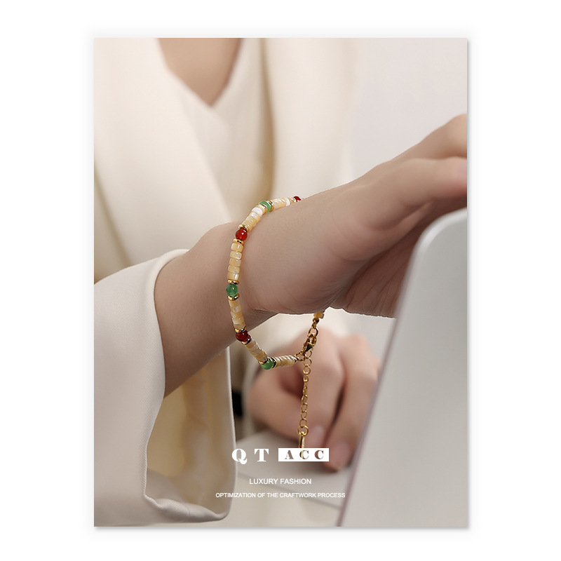 Latón chapado 18K oro real europeo y americano moda viajero luz lujo de alto grado Piedra Natural personalidad estilo nicho pulsera para las mujeres