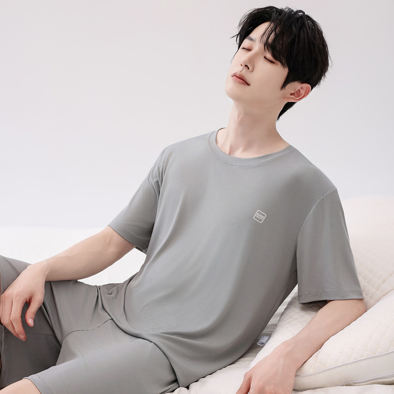 밝은 회색