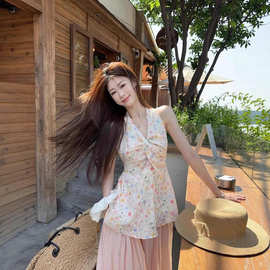 韩系温柔碎花扭结v领挂脖背心女夏季修身无袖外穿设计感甜美上衣