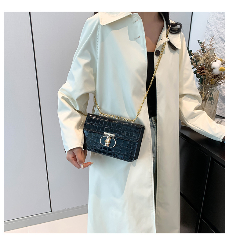 Fashion chain lock handbag 2024 new shiny stone pattern small square versatile and stylish single shoulder crossbody bag_voghion.com