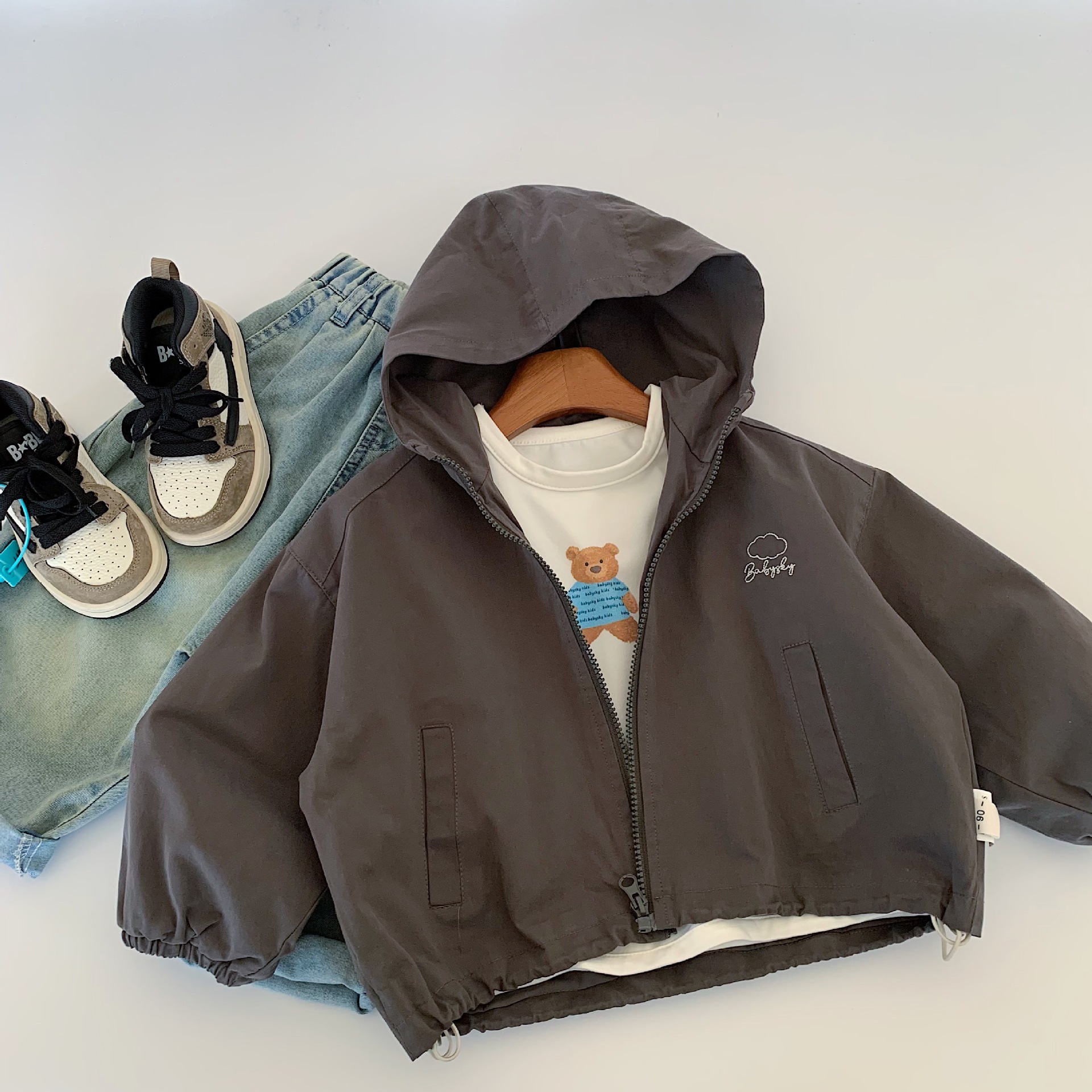 Mai Bao chaqueta infantil de otoño 2025, niñas y niños, cardigan con cremallera coreano, nuevo estilo de primavera y otoño, chaqueta con capuz, moda