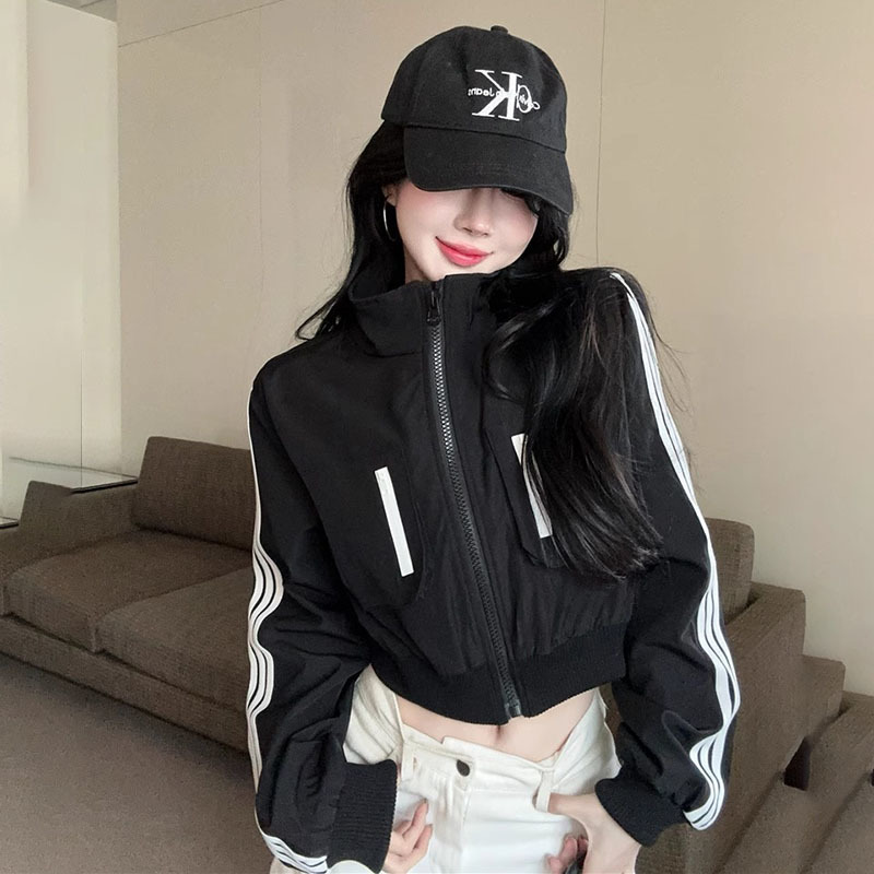 ファッショナブルなカジュアルベルベットジャケット女性のための秋と冬の 2024 新しいルーズスタイルショートオートバイ野球ユニフォームトップ