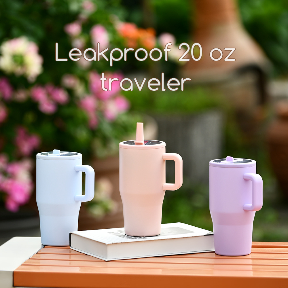 Nuevo vaso térmico de doble capa de 20 oz para 2026, a prueba de fugas, con tapa plegable y pajita, portátil, con boca para beber directamente, ideal para viajes transfronterizos.