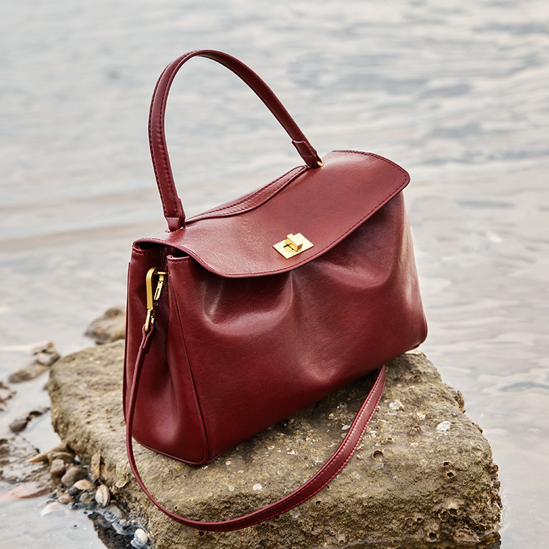 Nalandu Yunman Bag Women's 2026 New Red Bag High-End Crossbody Bag Women's Bag Genuine Leather Commuter Bag