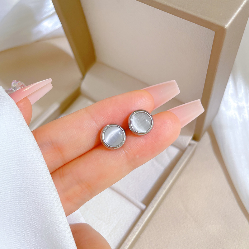Round Pattern Women's Gender Electroplating Golden Plated Round Titanium Steel Classical Ear Studs