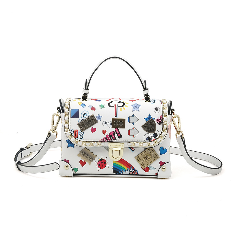 2025 impresión de moda estampada caja de bolsas con tapa flip insignia de hardware animado bloqueo camiseta alta sensación 2794 #