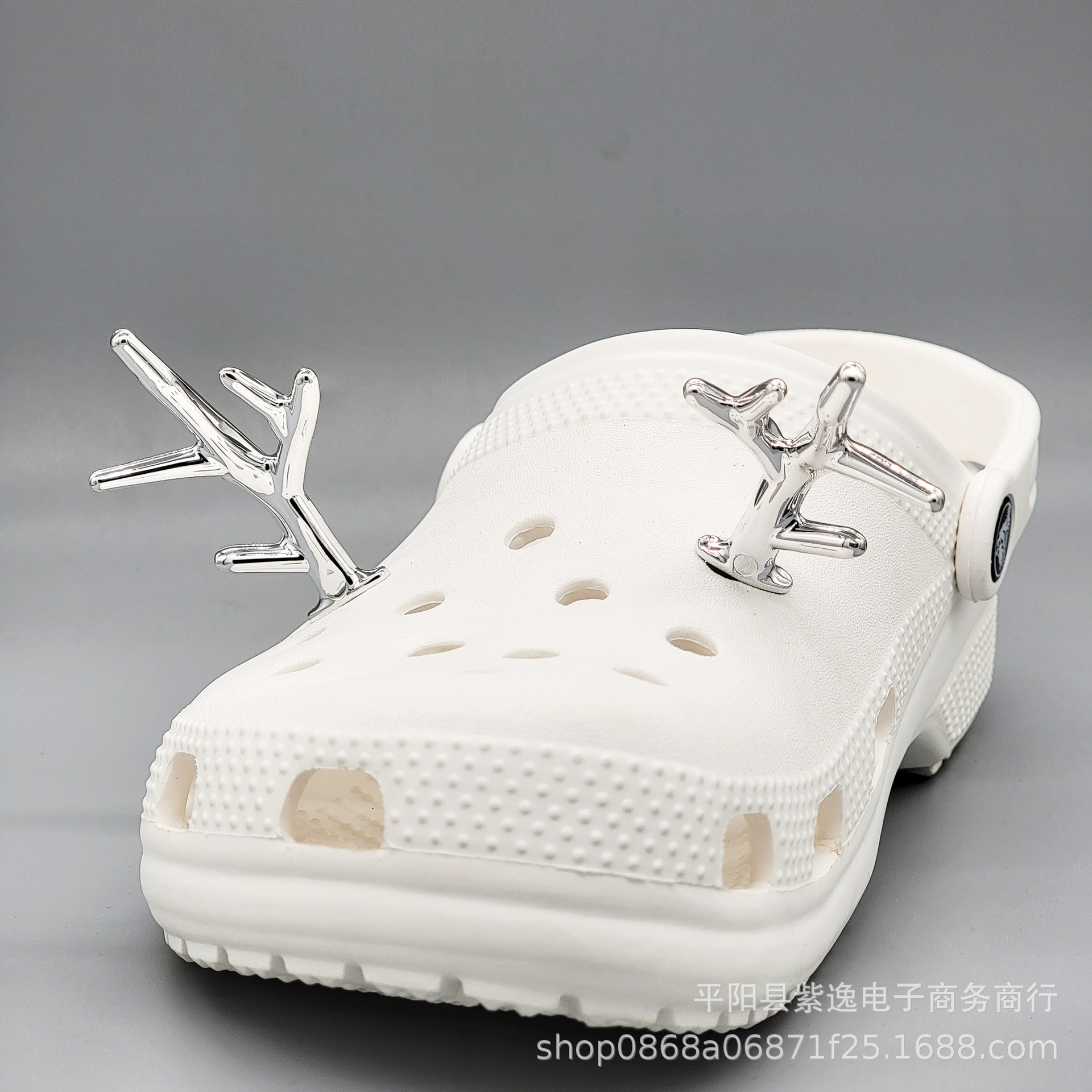 Crocs, рождественская обувная пряжка, разноцветный аксессуар