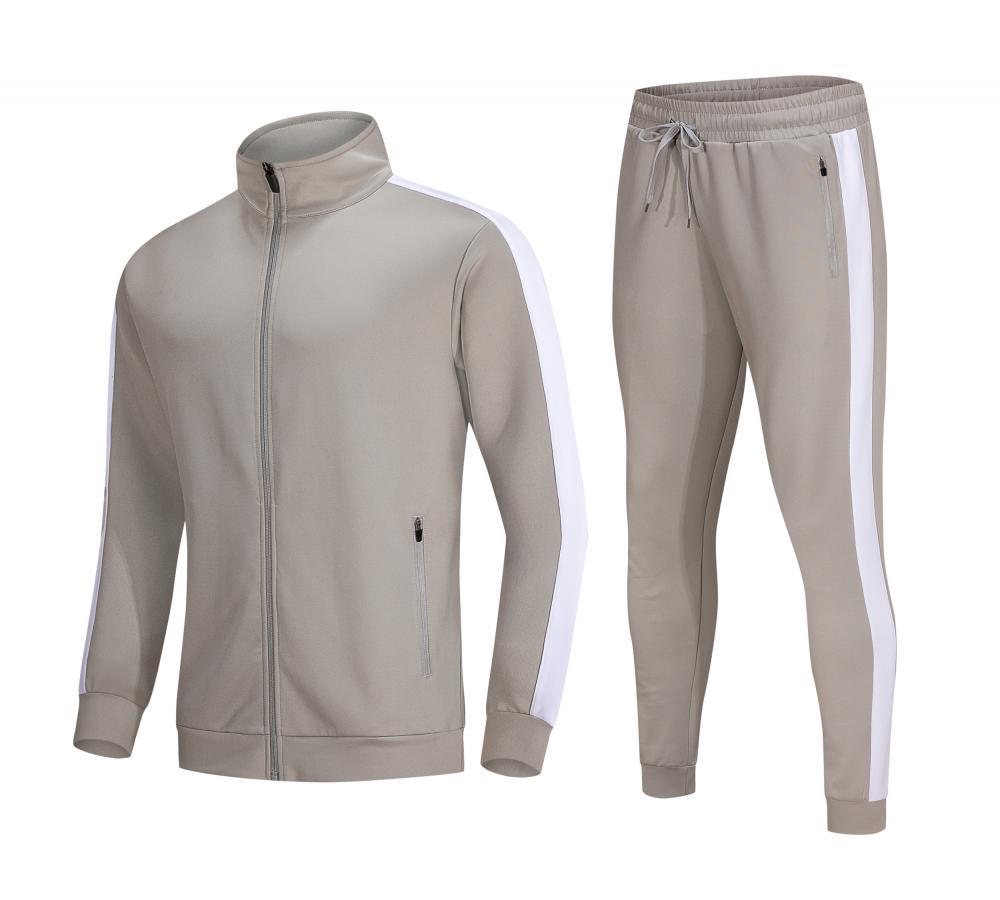Traje gris claro