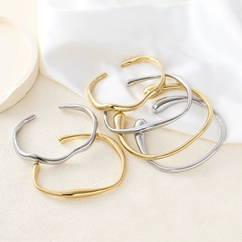 手镯;戒指;项链