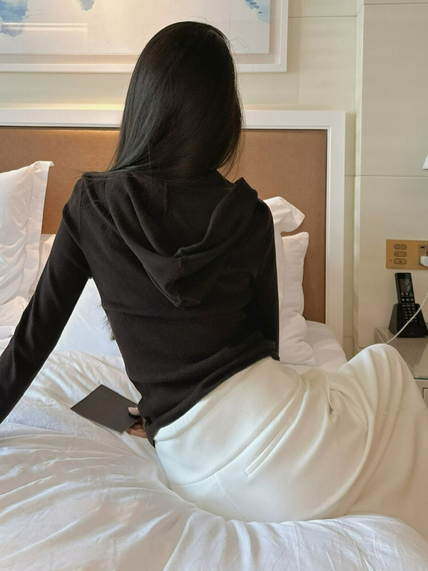 韩系小个子简约连帽长袖针织衫女早秋高级感黑色修身显瘦短款上衣|undefined