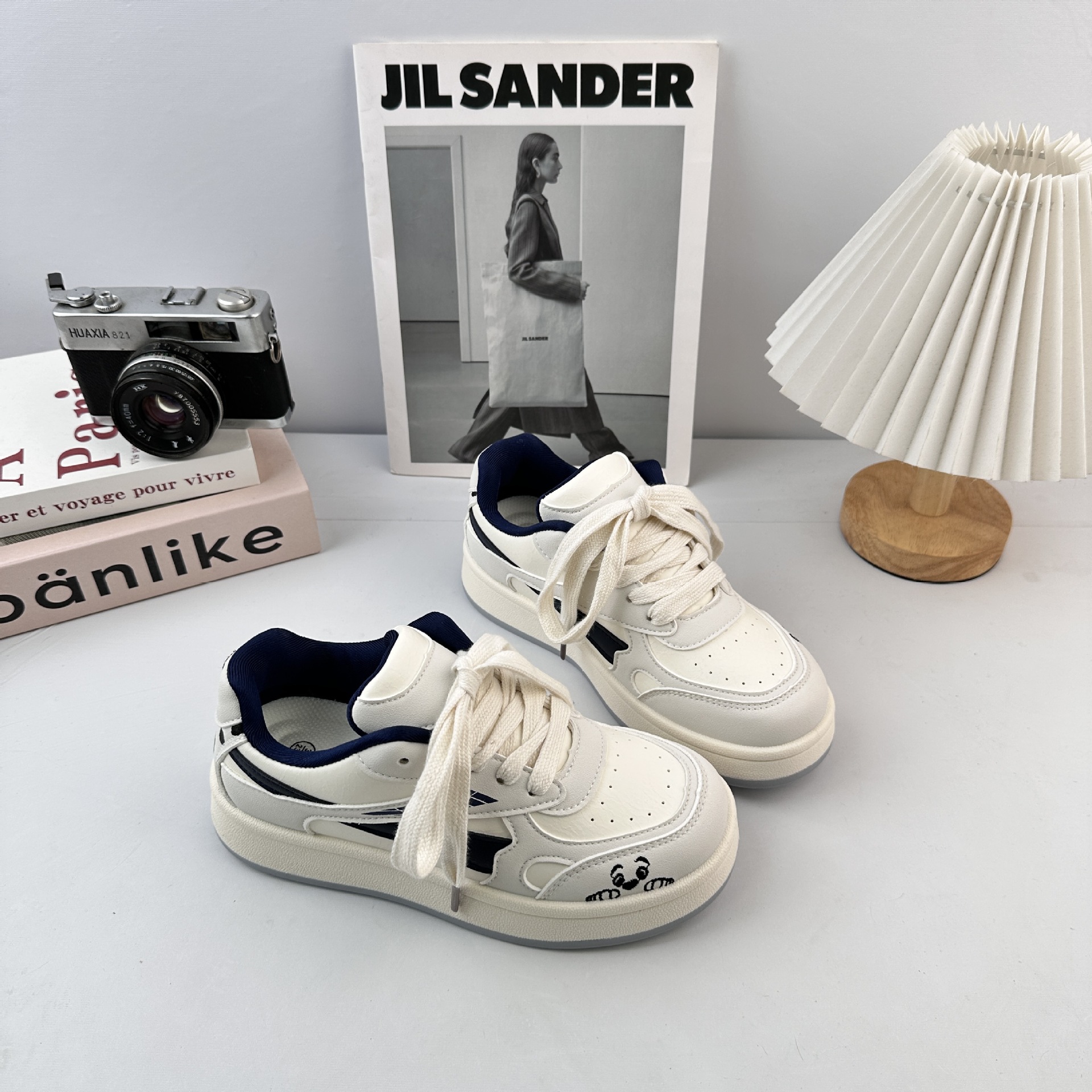 Yuanbo coreano rosa versátil zapatos de skate para mujeres 2025 otoño nuevos estudiantes zapatos deportivos casuales zapatos de entrenamiento alemán pequeños zapatos blancos